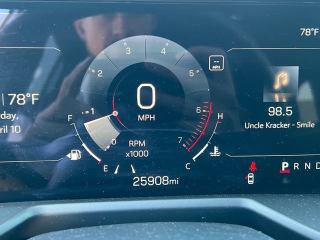 Used 2025 GMC Acadia Elevation image 32