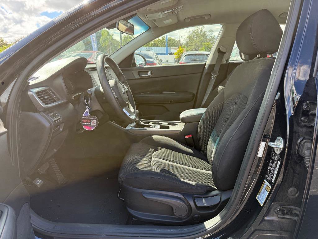 Used 2020 Kia Optima LX image 2