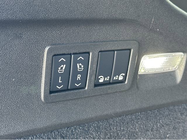 Used 2026 Cadillac Escalade IQL Sport 1 AWD/4WD image 32