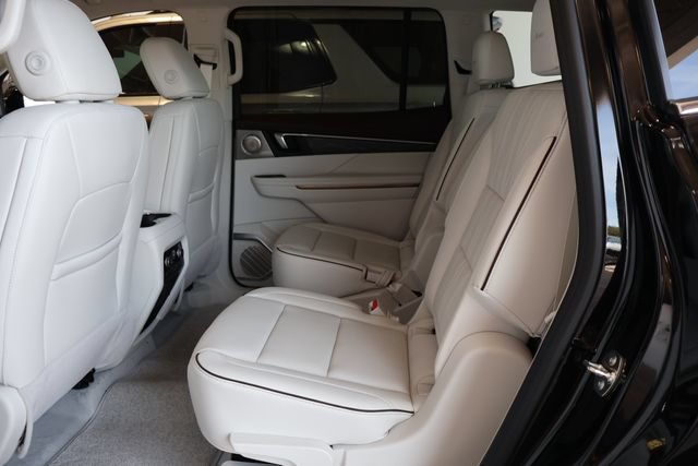 New 2026 Buick Enclave Avenir w/ Super Cruise Package AWD/4WD image 16