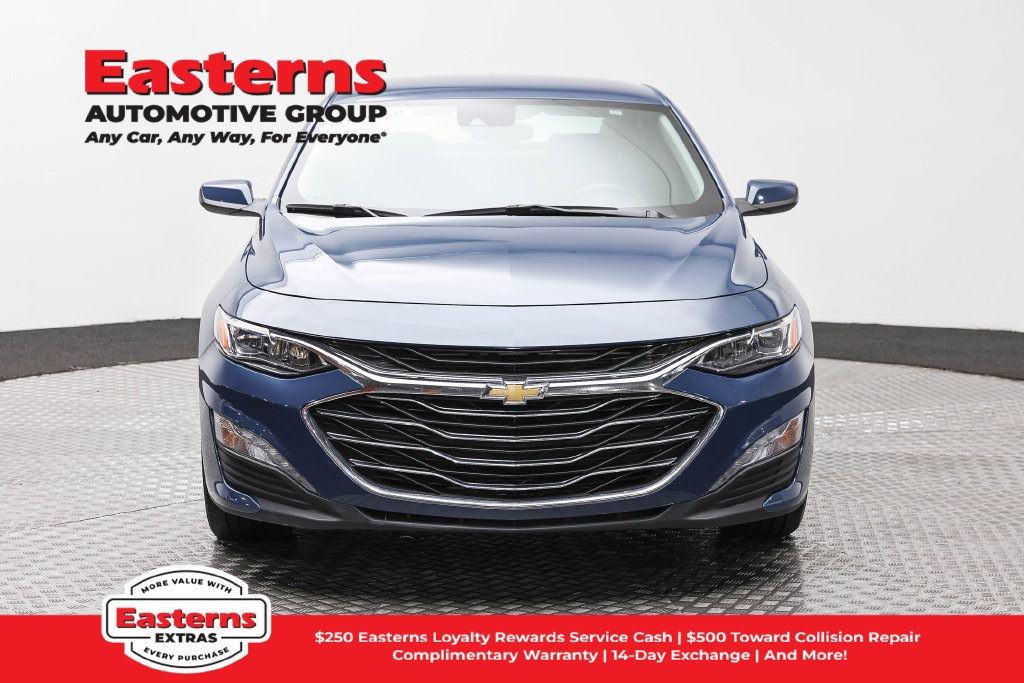 Used 2024 Chevrolet Malibu LT FWD image 3