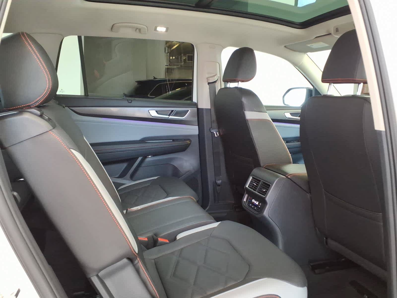 Used 2026 Volkswagen Atlas Peak Edition AWD/4WD image 21