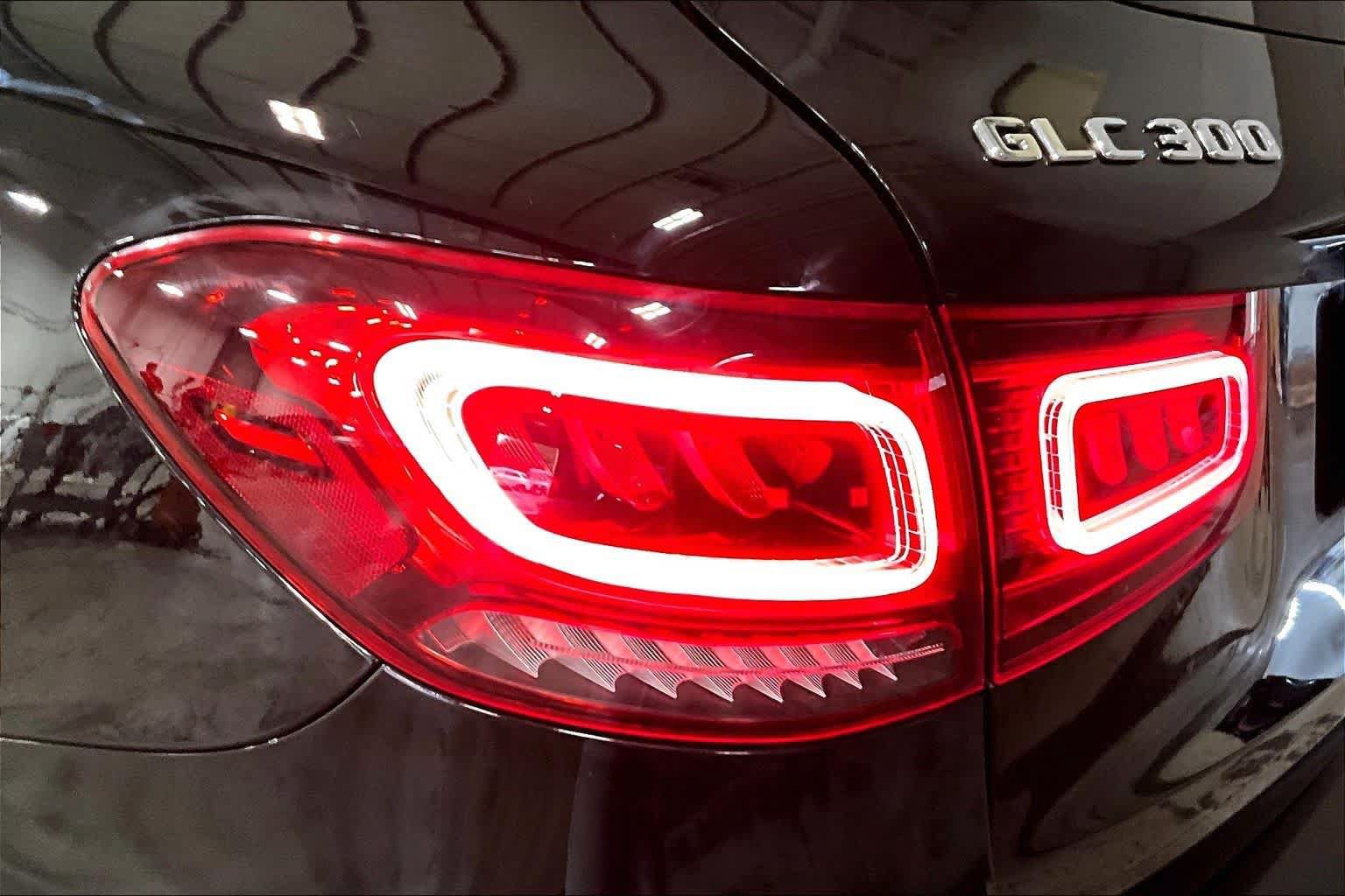 Used 2020 Mercedes-Benz GLC 300 4MATIC image 28