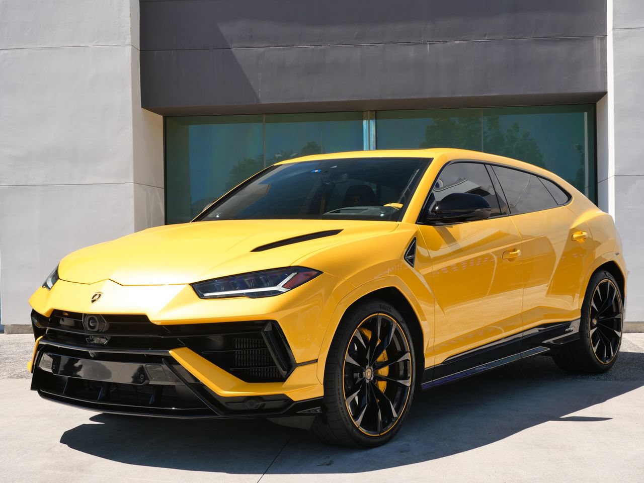 Used 2024 Lamborghini Urus S AWD/4WD image 13