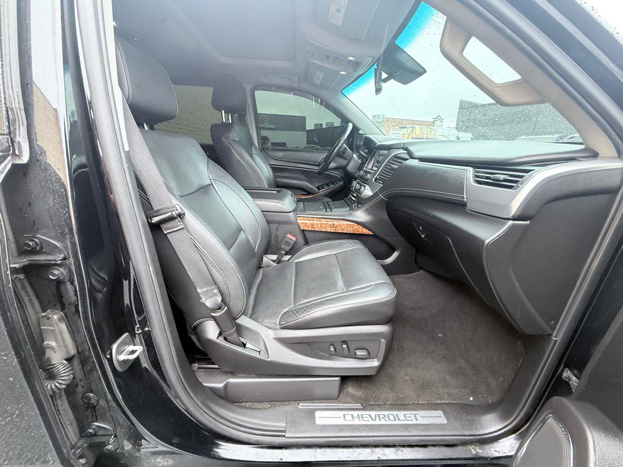 Used 2018 Chevrolet Suburban Premier AWD/4WD image 8