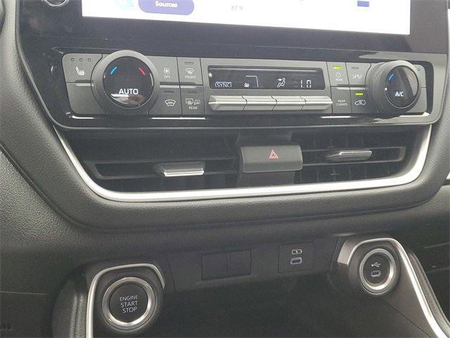 Used 2024 Toyota Grand Highlander XLE image 32