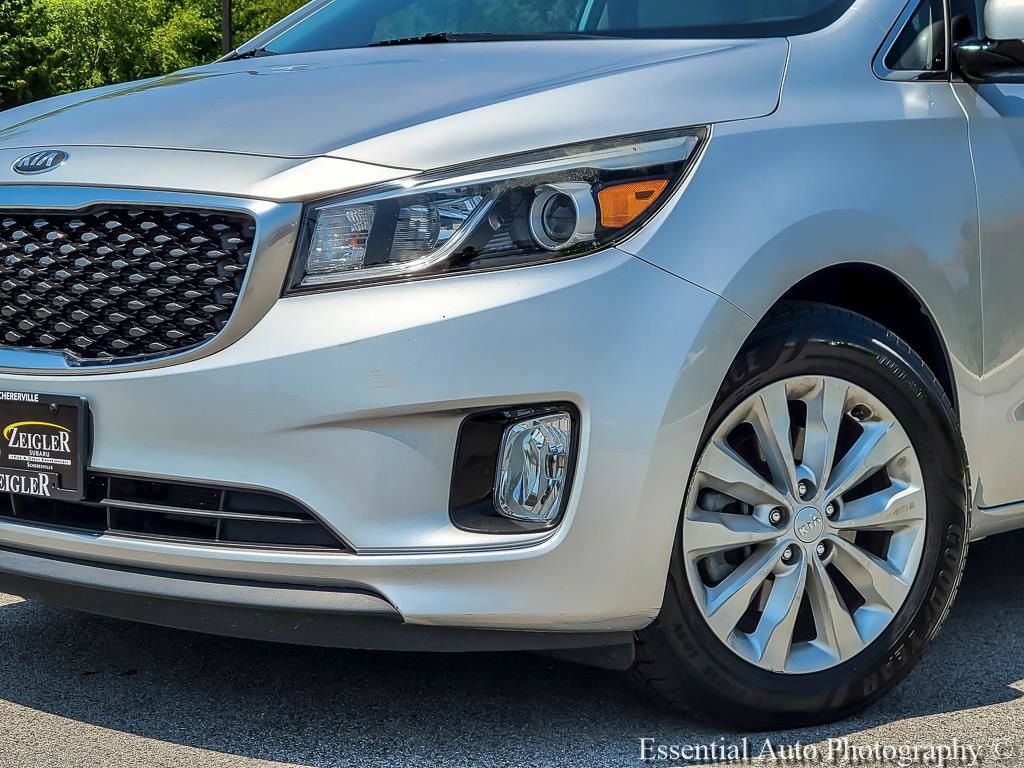 Used 2016 Kia Sedona EX FWD image 3