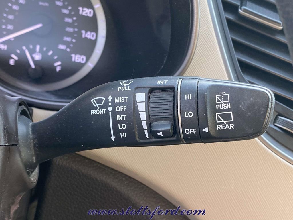 Used 2018 Hyundai Santa Fe Sport image 23