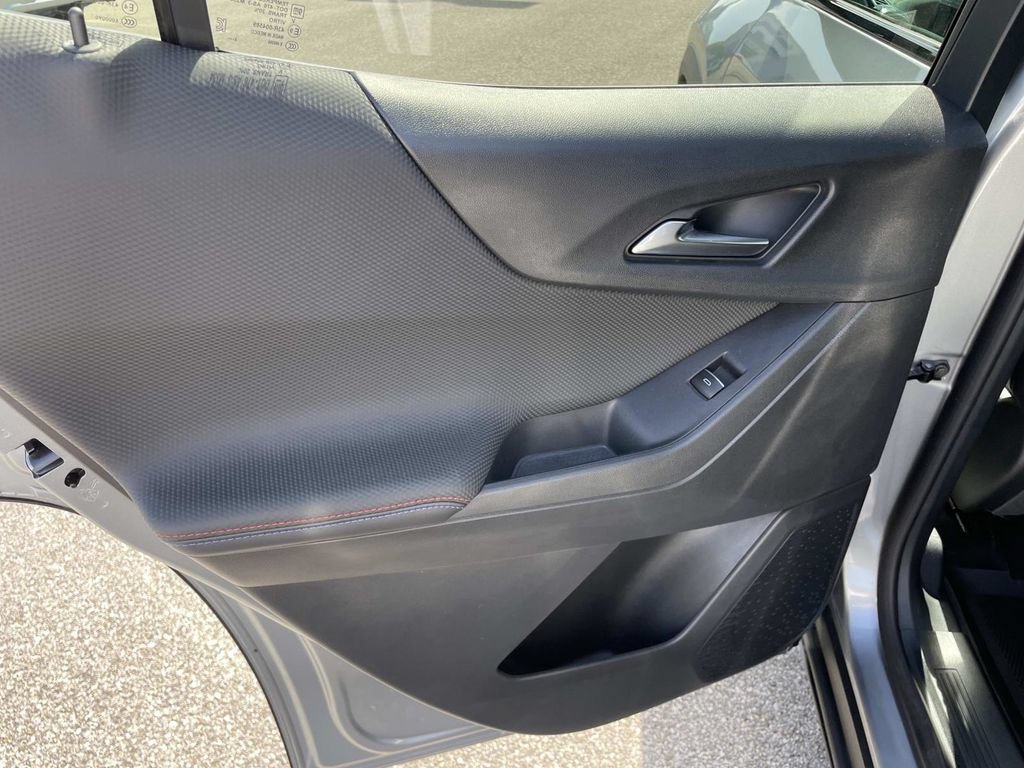 Used 2026 Chevrolet Equinox RS w/ LPO, Floor Liner Package FWD image 12
