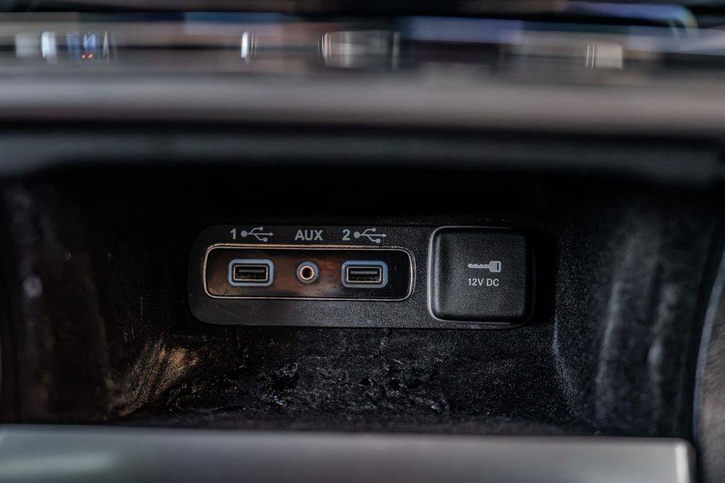 Used 2019 Jeep Grand Cherokee Limited AWD/4WD image 31