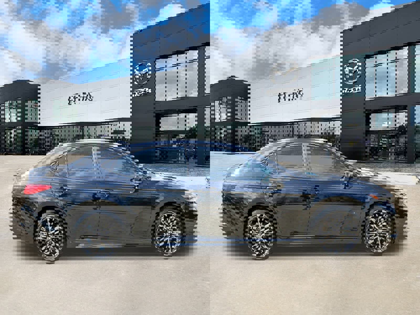 Used 2025 Toyota Camry XSE image 5