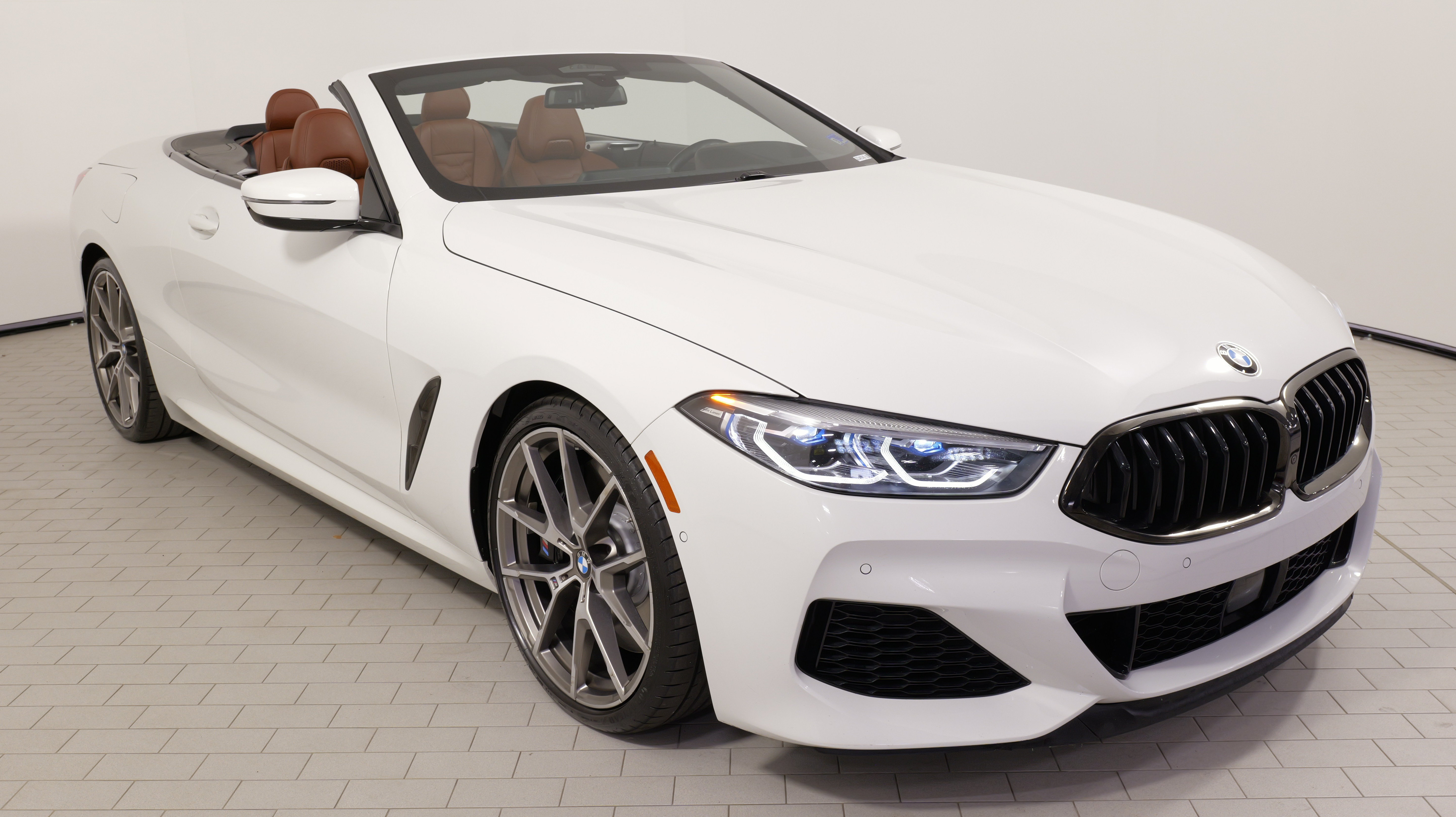 Used 2022 BMW M850i xDrive Convertible AWD/4WD image 8