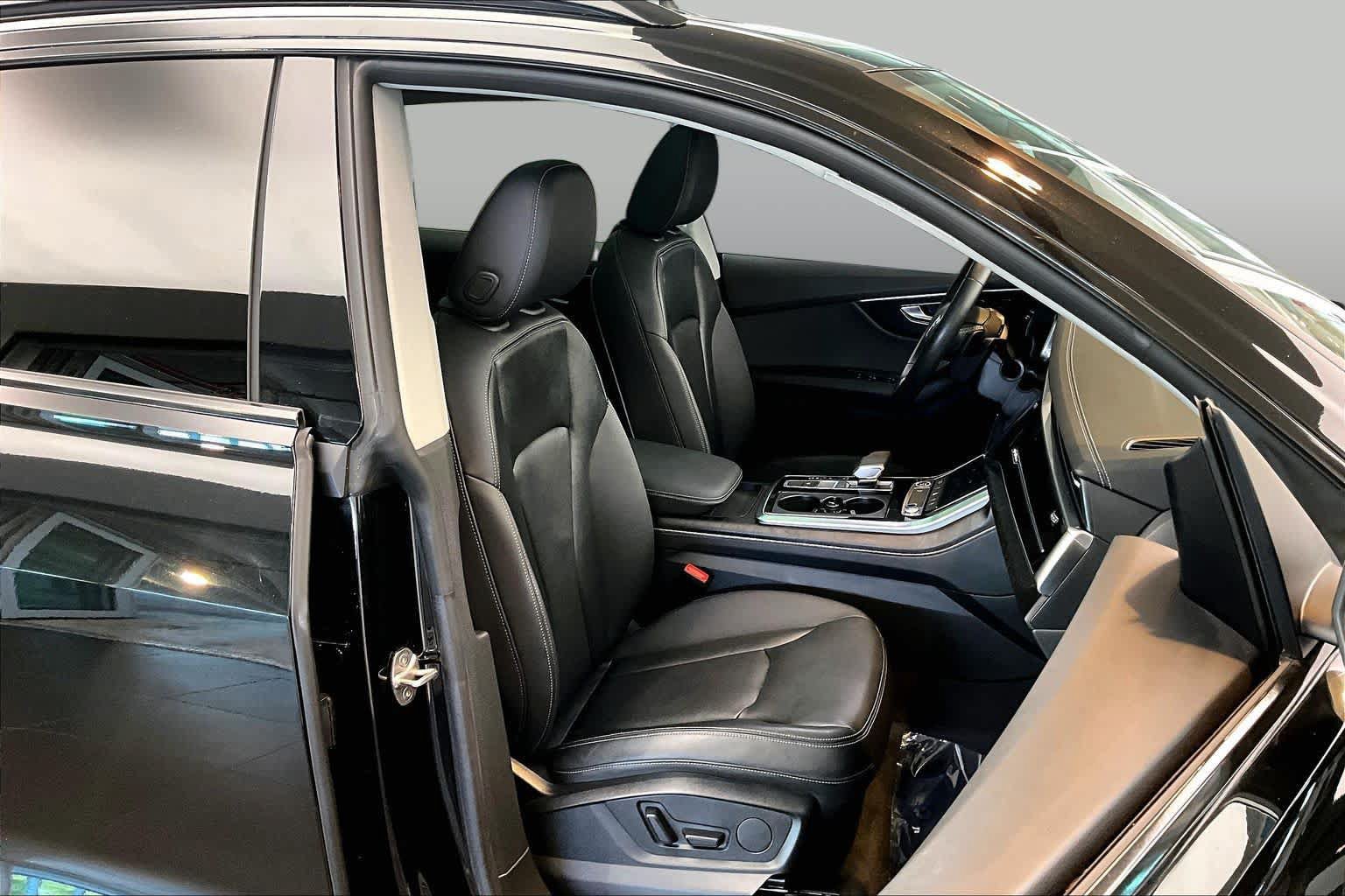 Used 2023 Audi Q8 Premium w/ Convenience Package AWD/4WD image 9