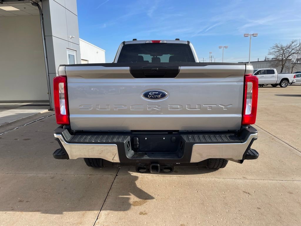 Used 2024 Ford F250 XLT image 6