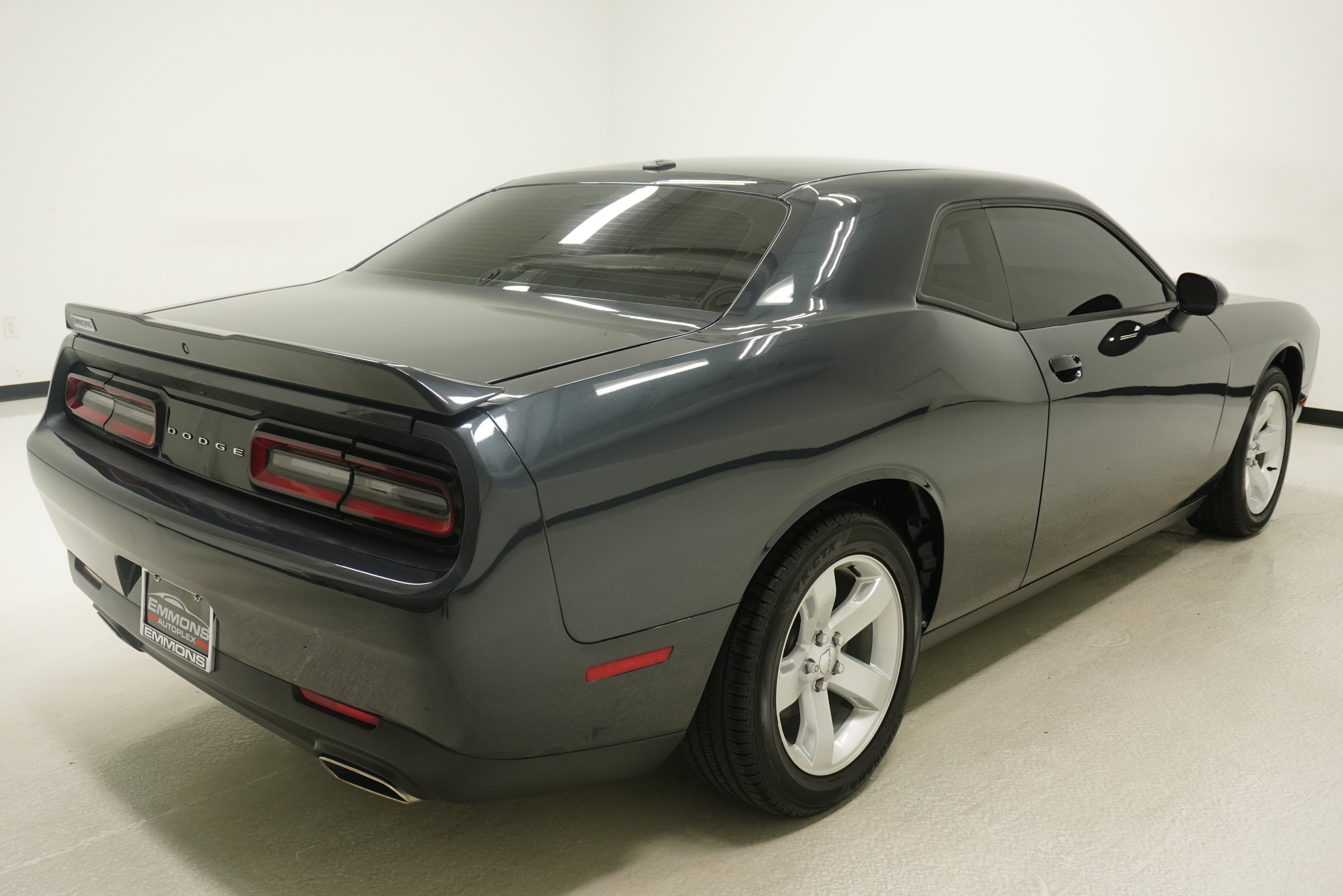 Used 2019 Dodge Challenger SXT RWD image 4