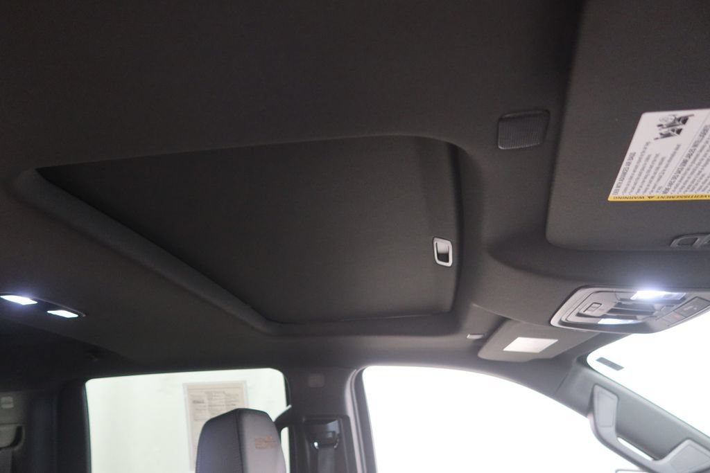 Used 2024 Chevrolet Silverado 1500 High Country w/ Technology Package AWD/4WD image 13