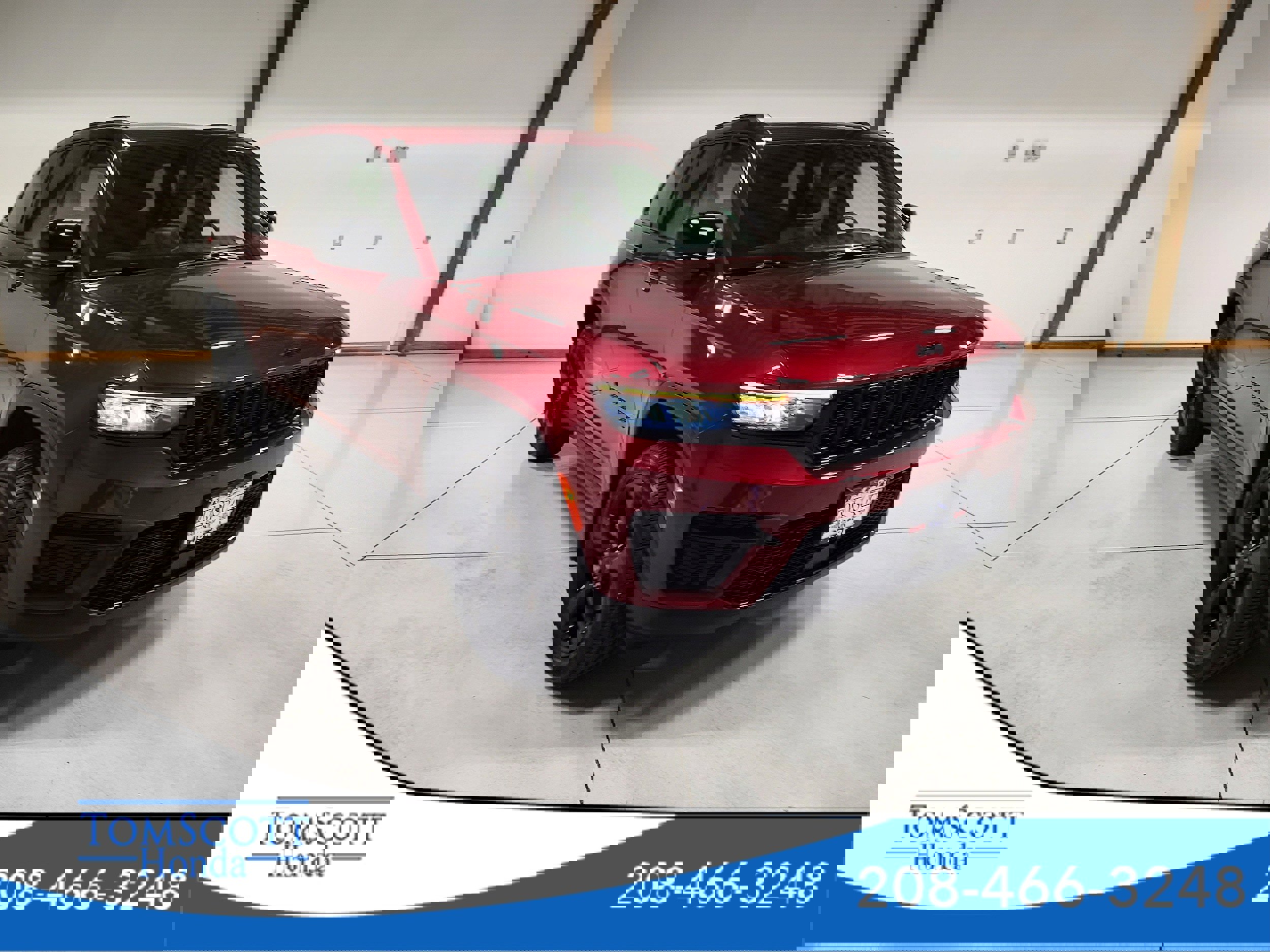 Used 2023 Jeep Grand Cherokee Altitude image 1