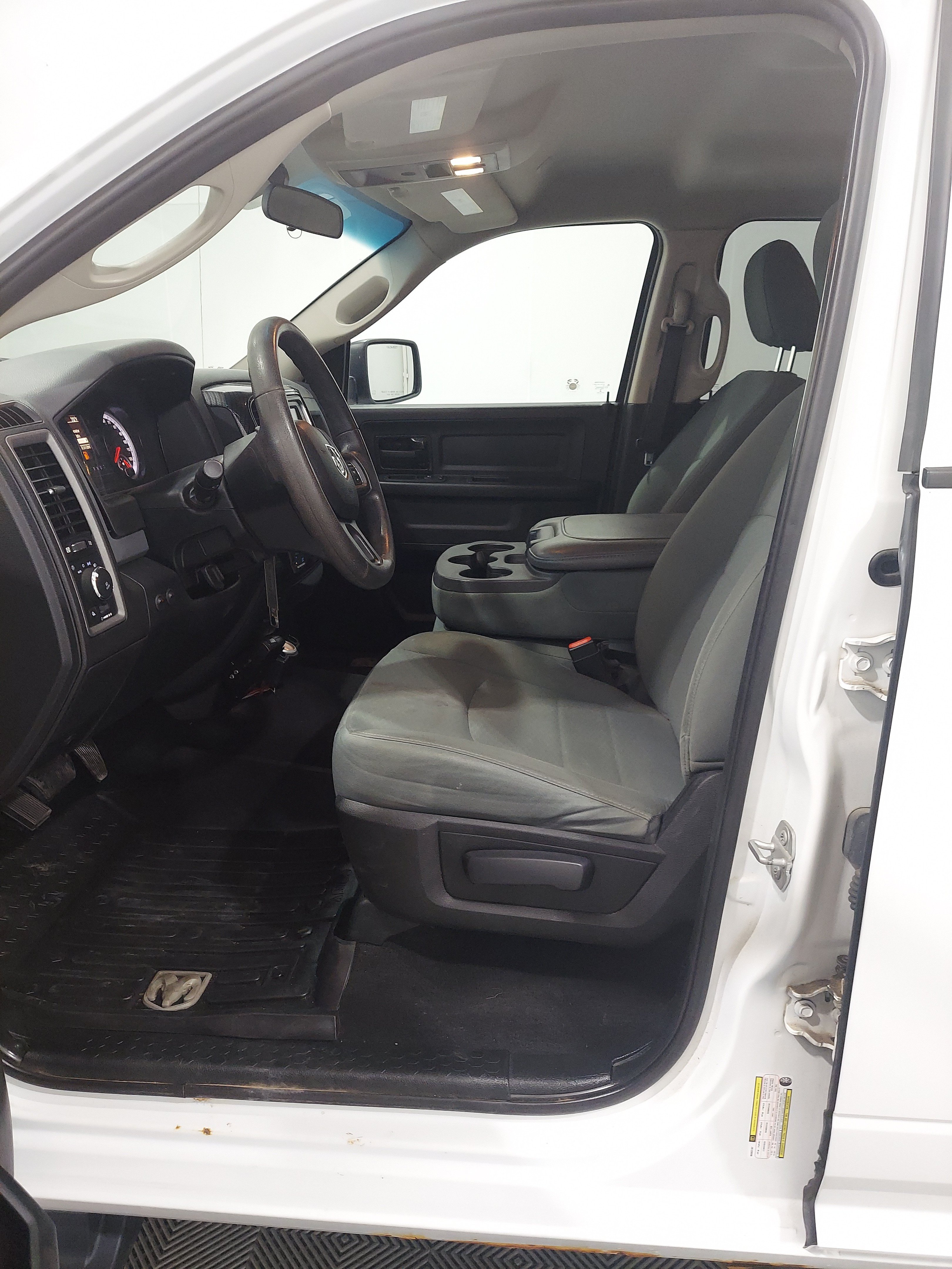 Used 2018 RAM 1500 Express w/ Express Value Package AWD/4WD image 11