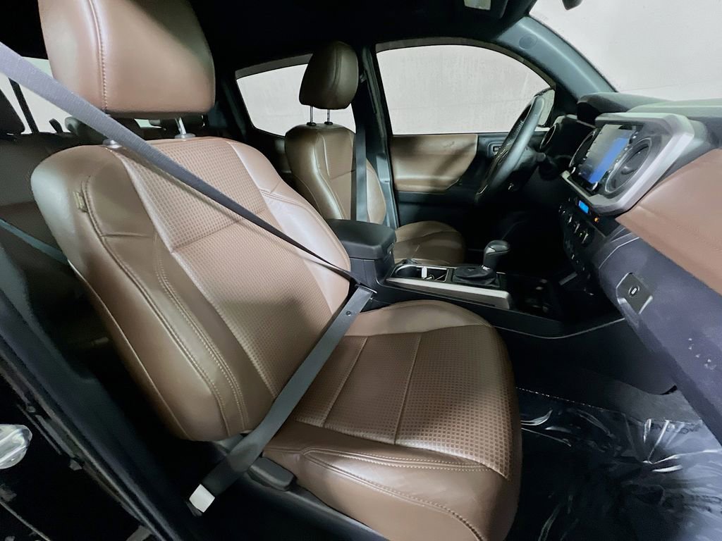 Certified 2022 Toyota Tacoma Limited image 26