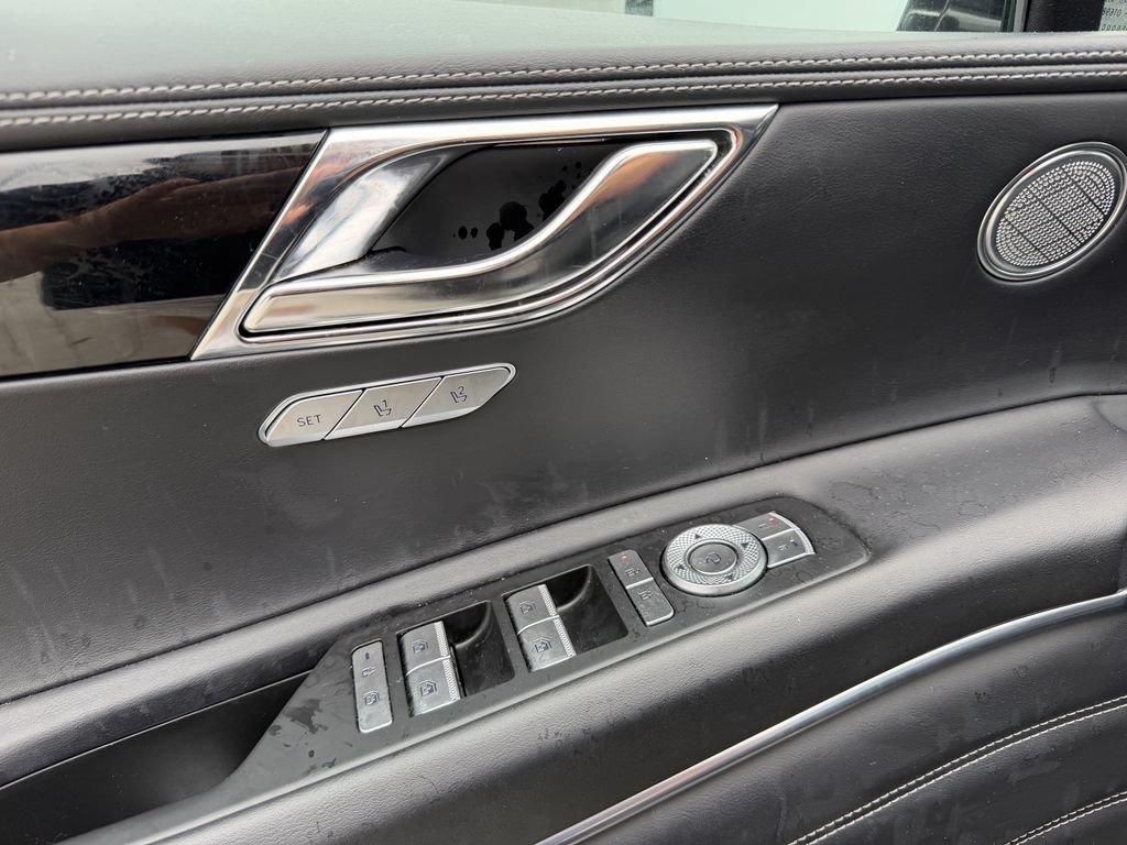 Used 2025 Genesis GV80 2.5T Standard AWD/4WD image 11