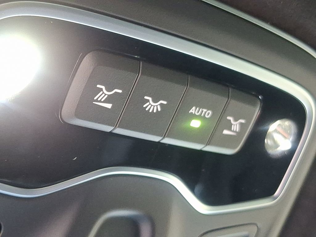 Used 2025 Lotus Emira image 26