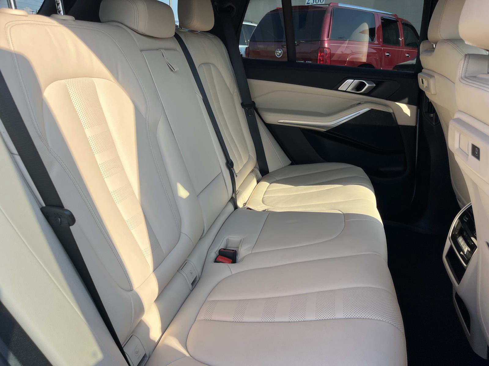 Used 2022 BMW X5 xDrive40i w/ Premium Package AWD/4WD image 25