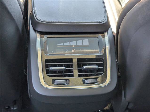 Used 2020 Volvo XC90 T6 Inscription w/ Protection Package Premier image 16