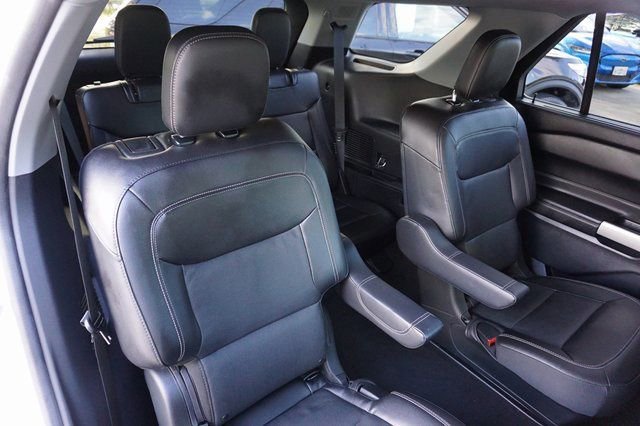 Certified 2022 Ford Explorer Limited w/ Limited Technology Package image 24