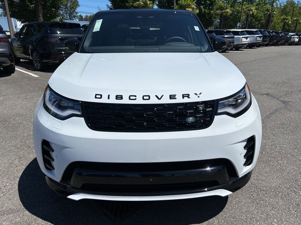 New 2025 Land Rover Discovery Dynamic SE image 9