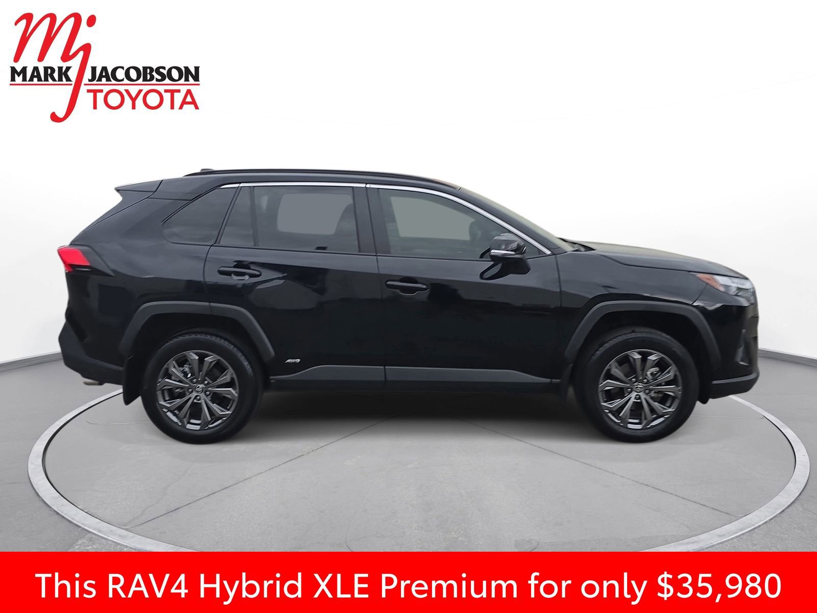 Used 2024 Toyota RAV4 XLE Premium w/ Weather Package image 7