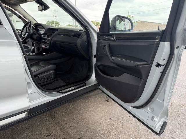 Used 2017 BMW X3 xDrive28i AWD/4WD image 11