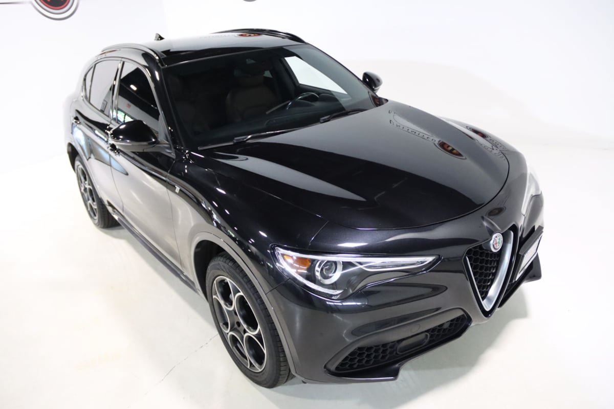 Used 2022 Alfa Romeo Stelvio Ti AWD/4WD image 22