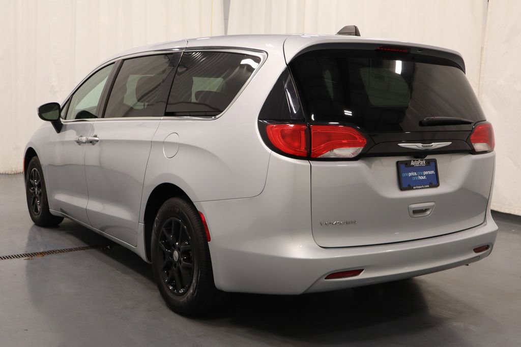 Certified 2023 Chrysler Voyager LX image 7