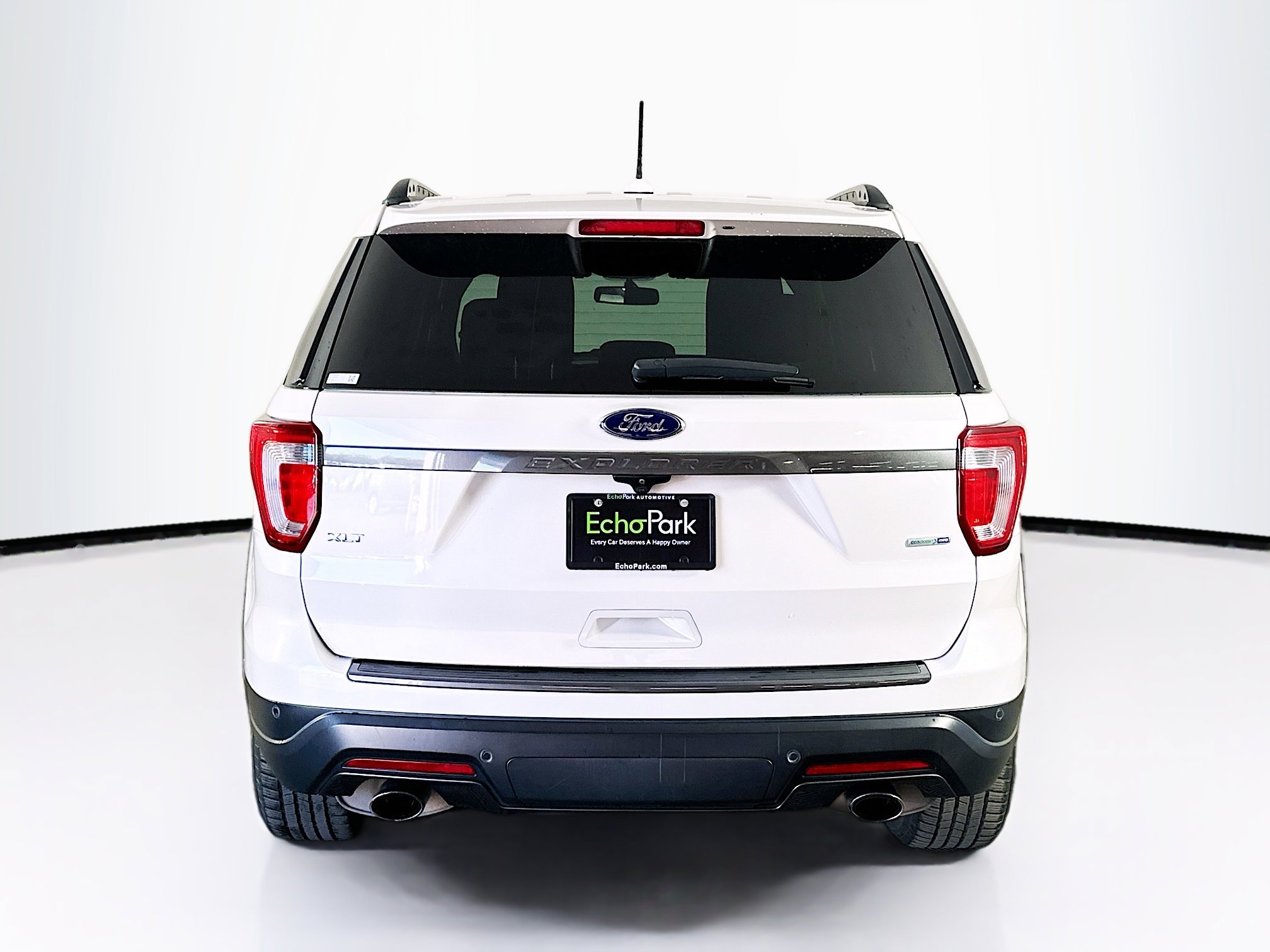 Used 2018 Ford Explorer XLT w/ Equipment Group 202A image 7