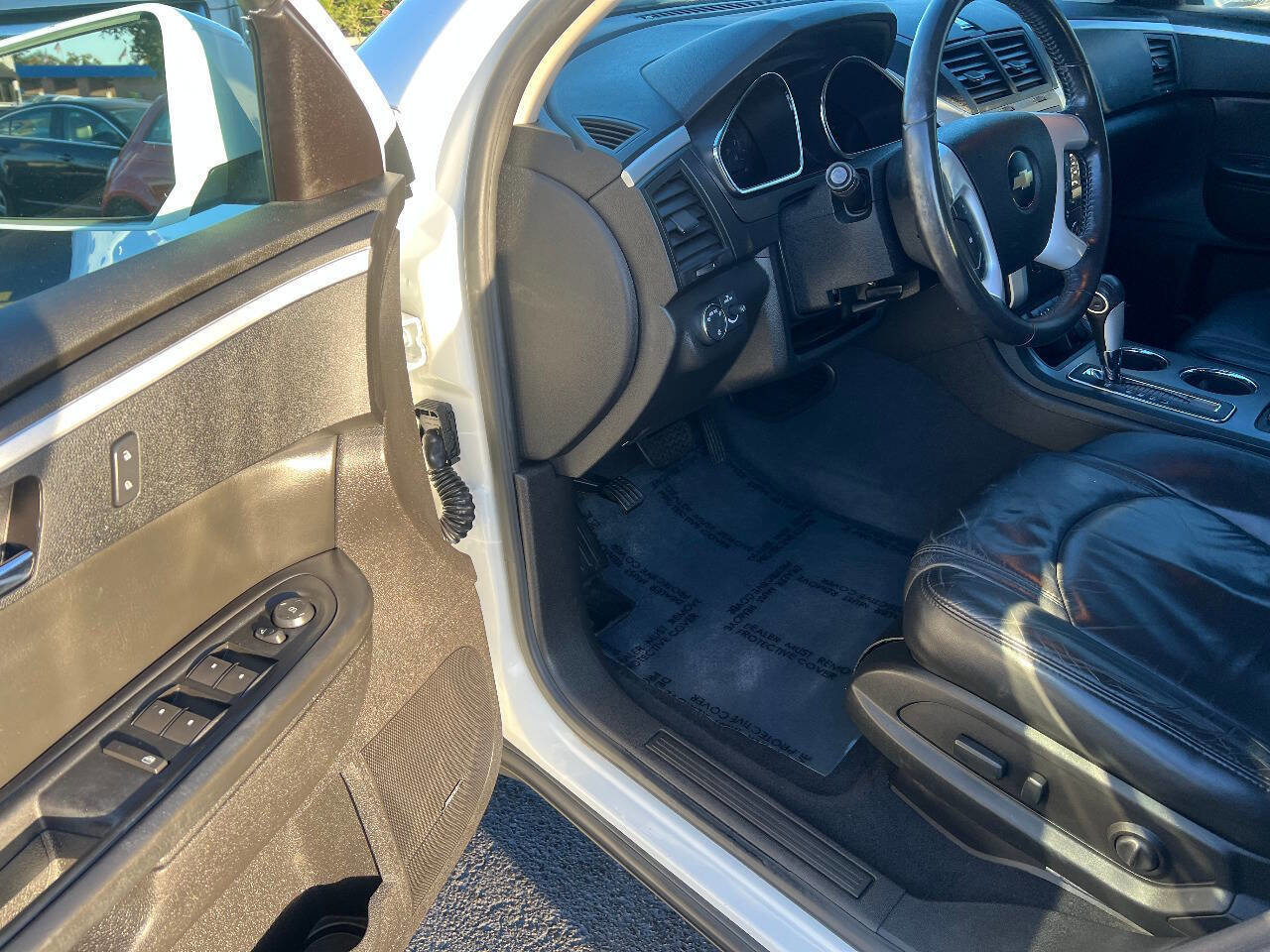 Used 2010 Chevrolet Traverse LT w/ Personal Connectivity Package image 17