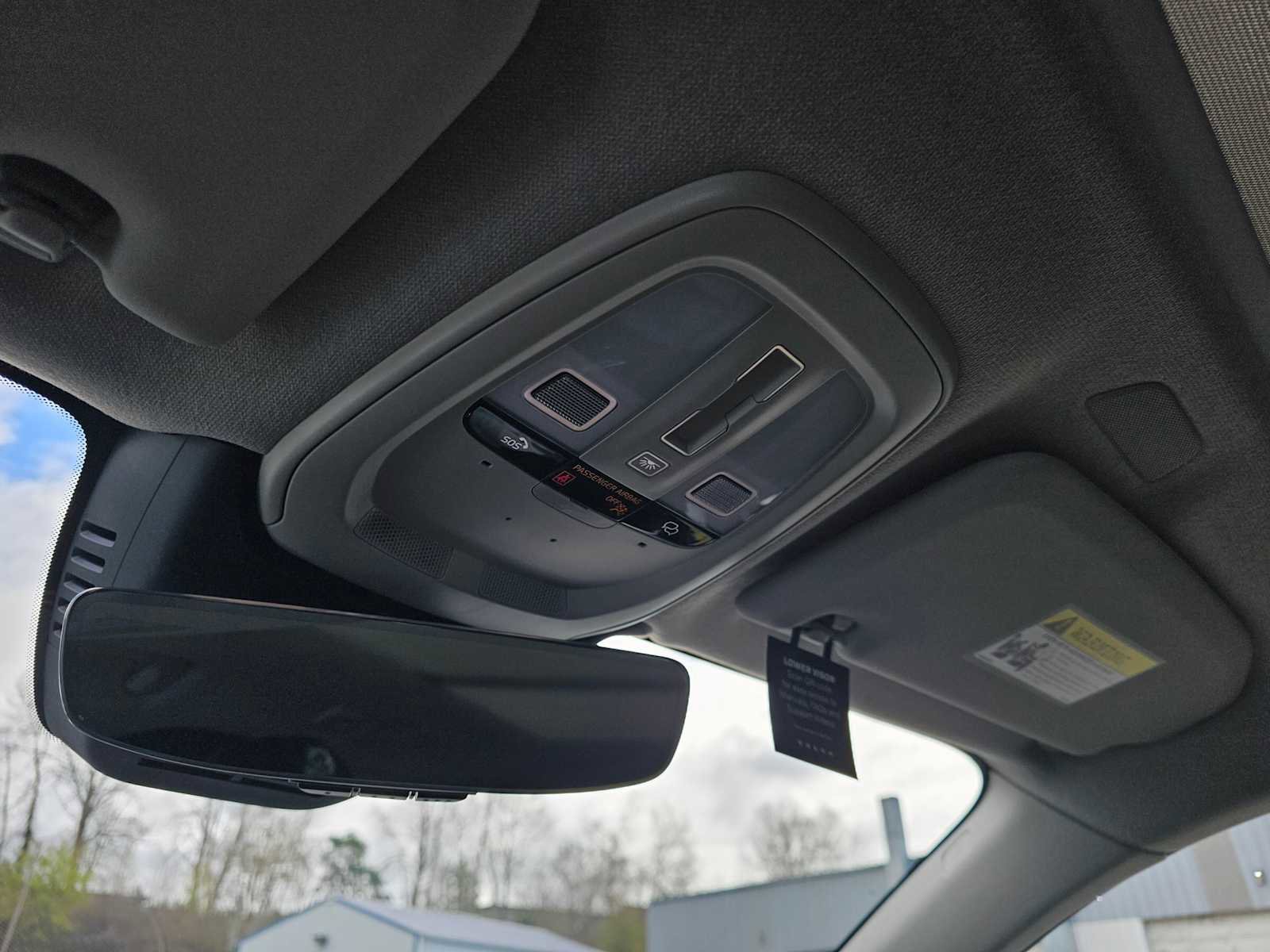 Used 2025 Volvo XC40 B5 Plus w/ Protection Package Premier image 29