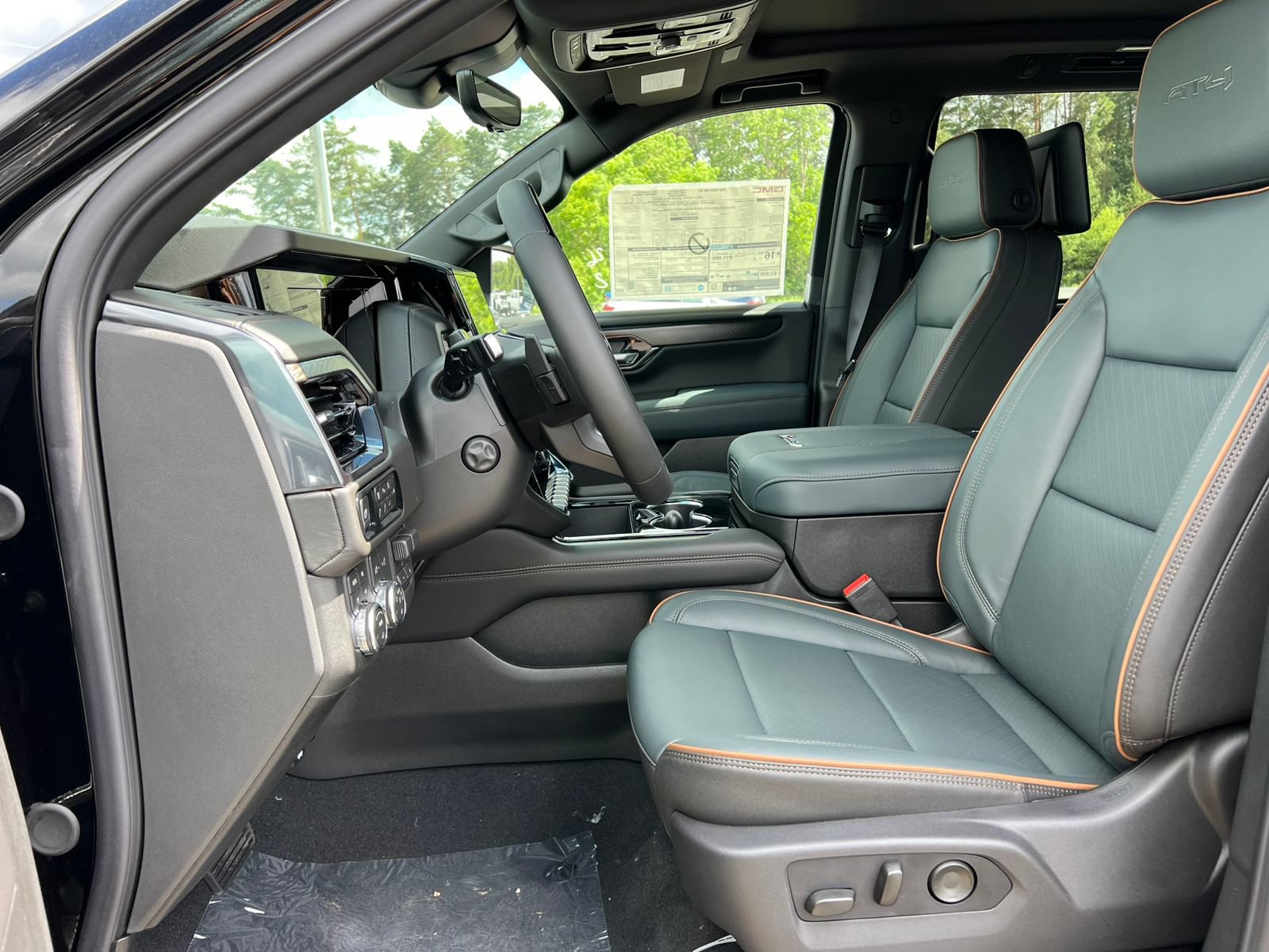 New 2026 GMC Yukon AT4 w/ AT4 Premium Plus Package AWD/4WD image 4