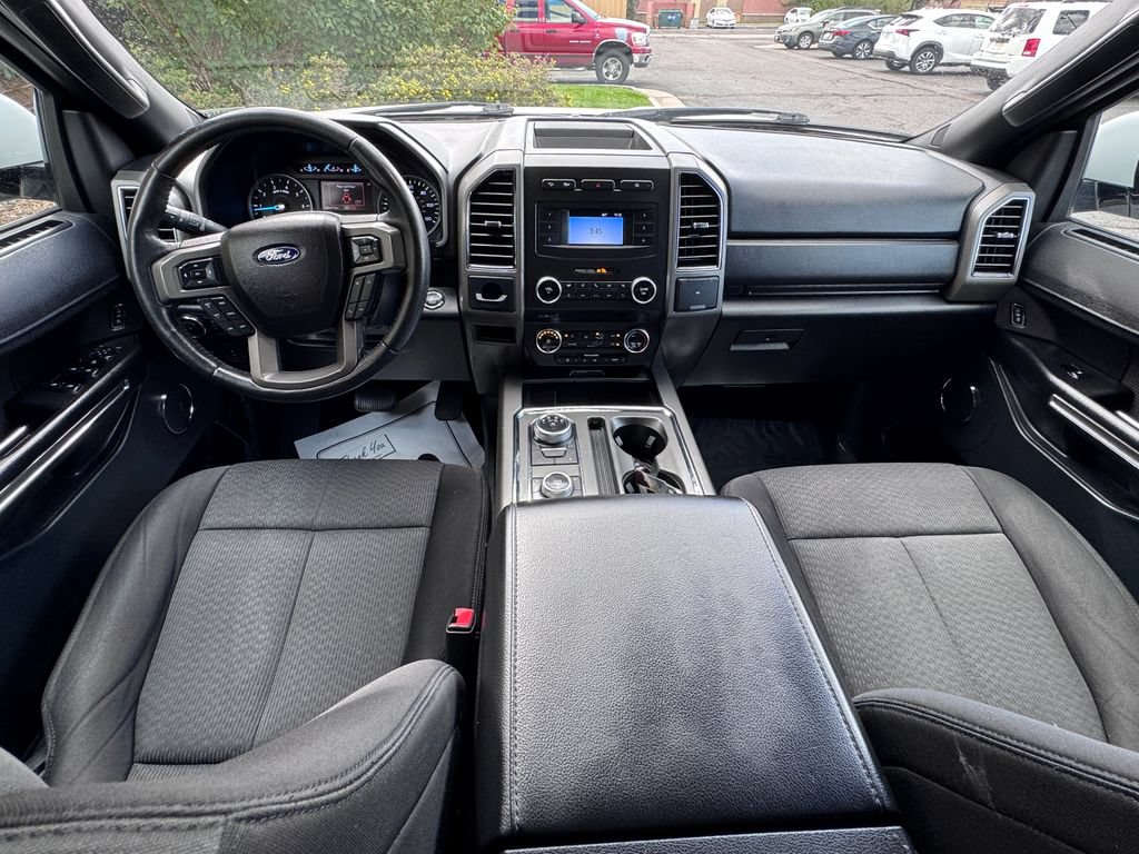 Used 2018 Ford Expedition XLT AWD/4WD image 33
