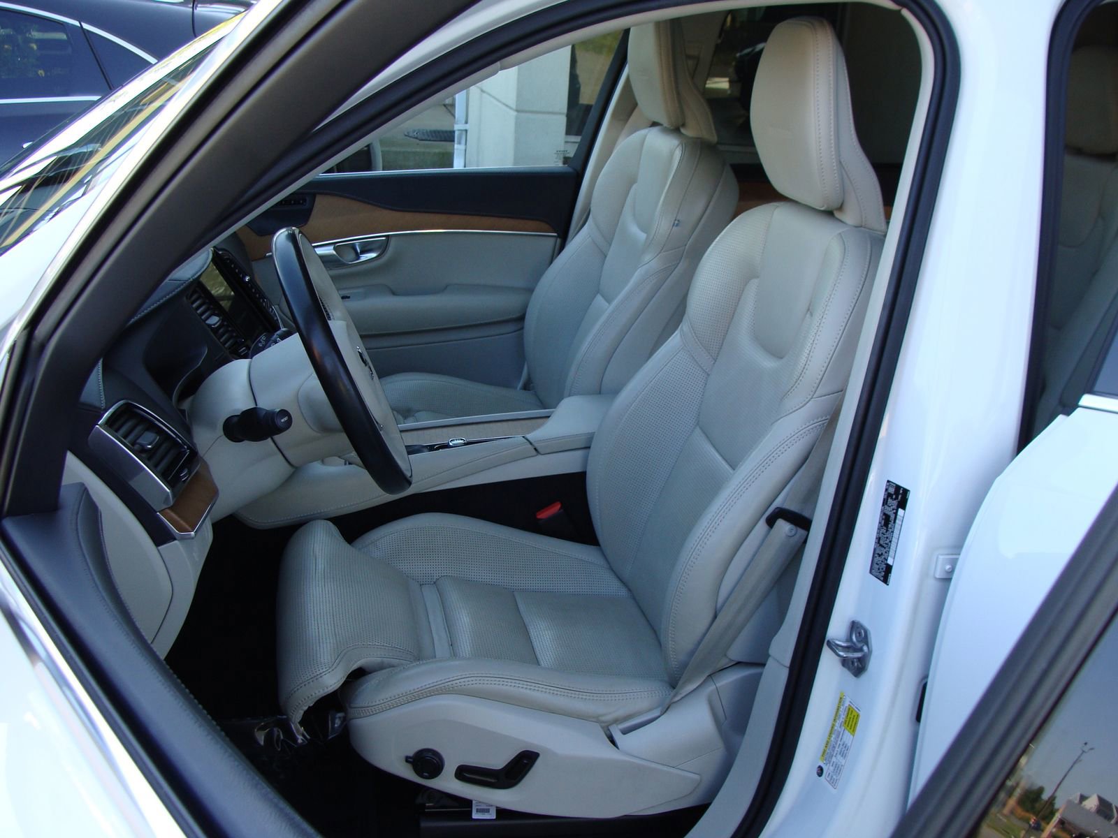 Used 2019 Volvo XC90 T6 Inscription w/ Protection Package AWD/4WD image 7