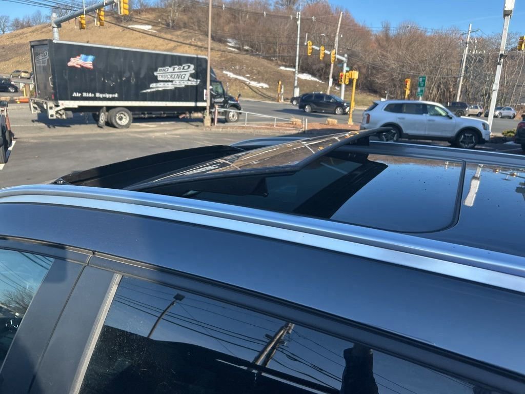 Used 2025 MAZDA CX-50 AWD 2.5 S w/ Premium Package image 6