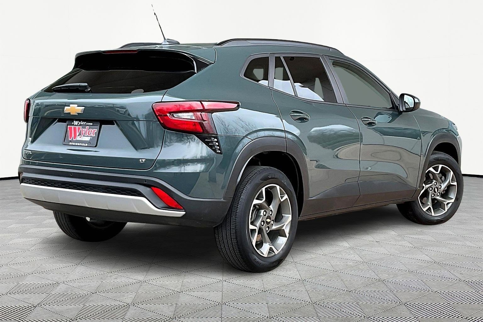 Used 2025 Chevrolet Trax LT w/ Driver Confidence Package FWD image 6