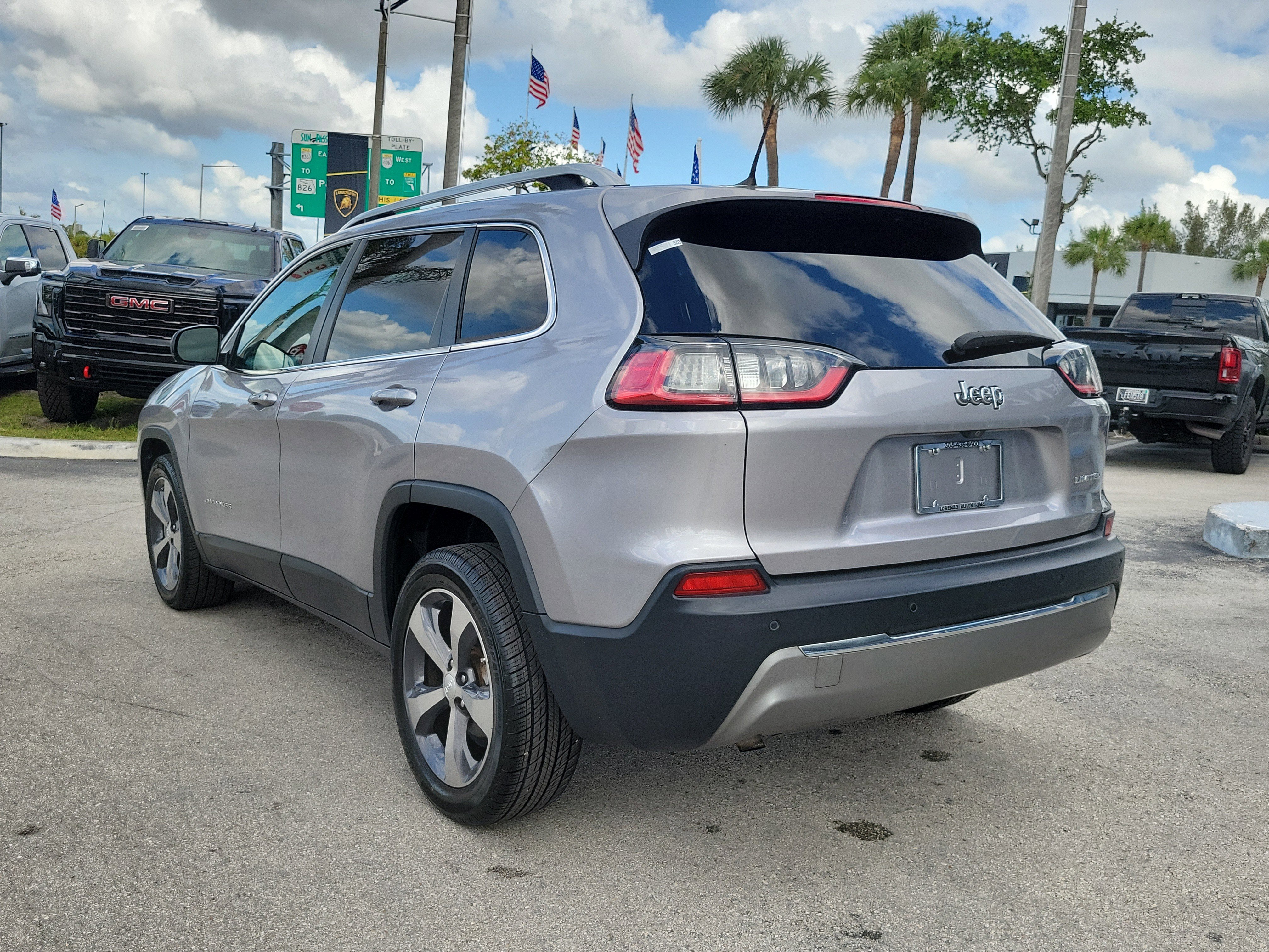 Used 2019 Jeep Cherokee Limited FWD image 7