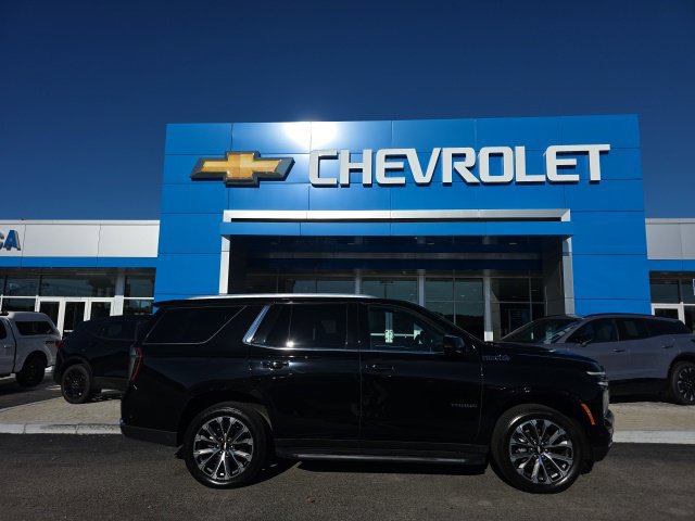 Used 2025 Chevrolet Tahoe High Country w/ Sun And Tow Package AWD/4WD image 2