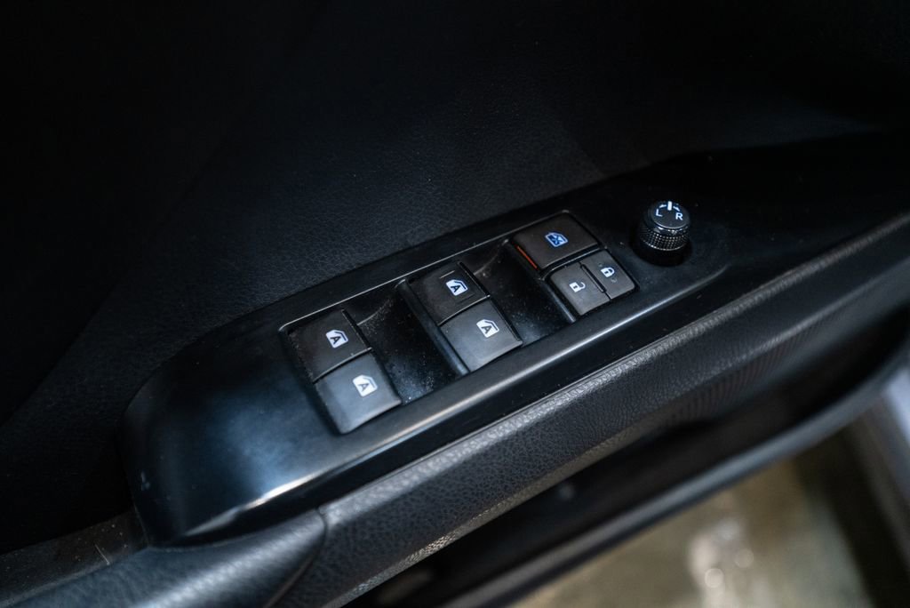 Certified 2020 Toyota Camry SE image 20