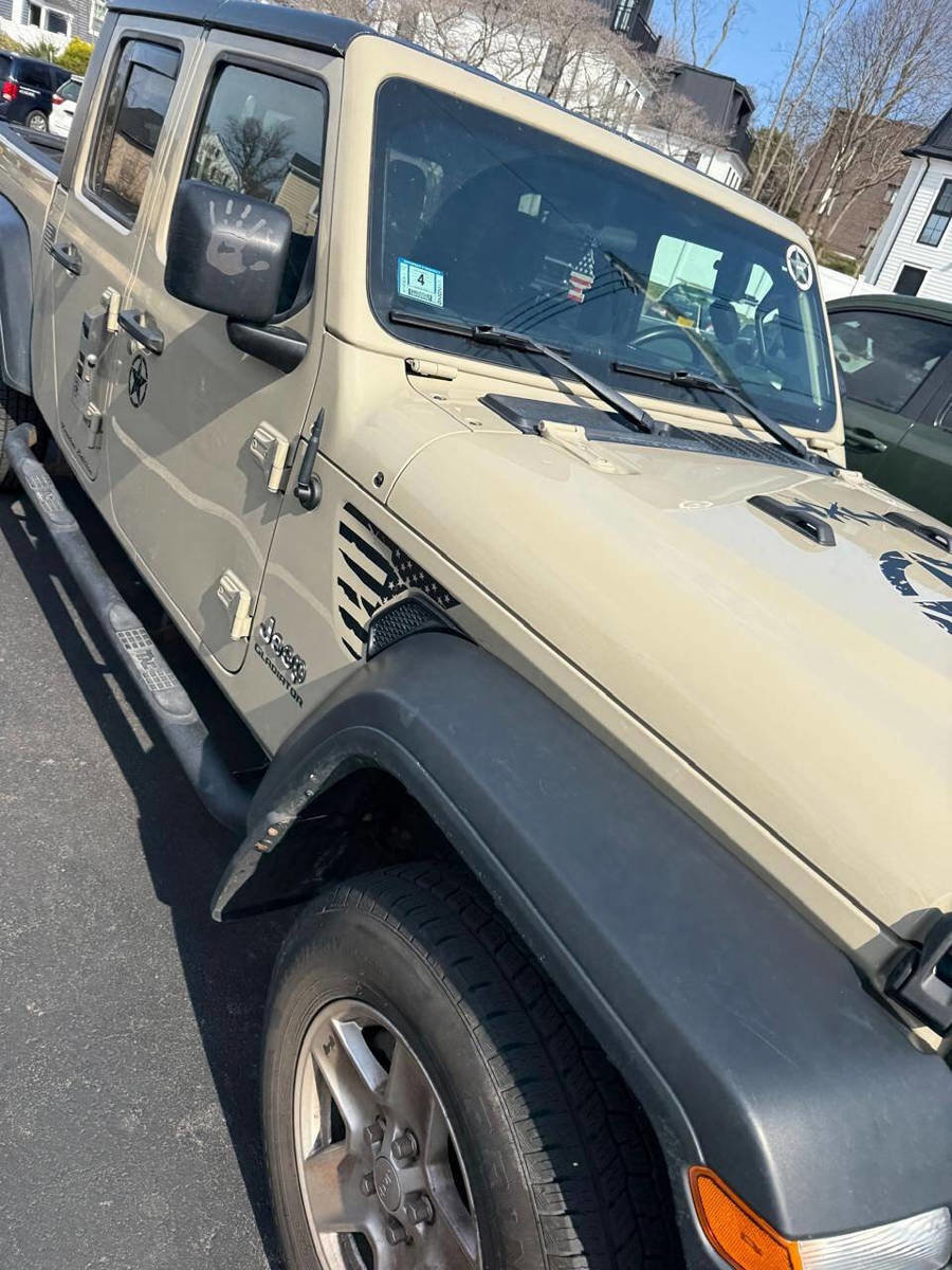 Used 2020 Jeep Gladiator Sport w/ Quick Order Package 24S image 13