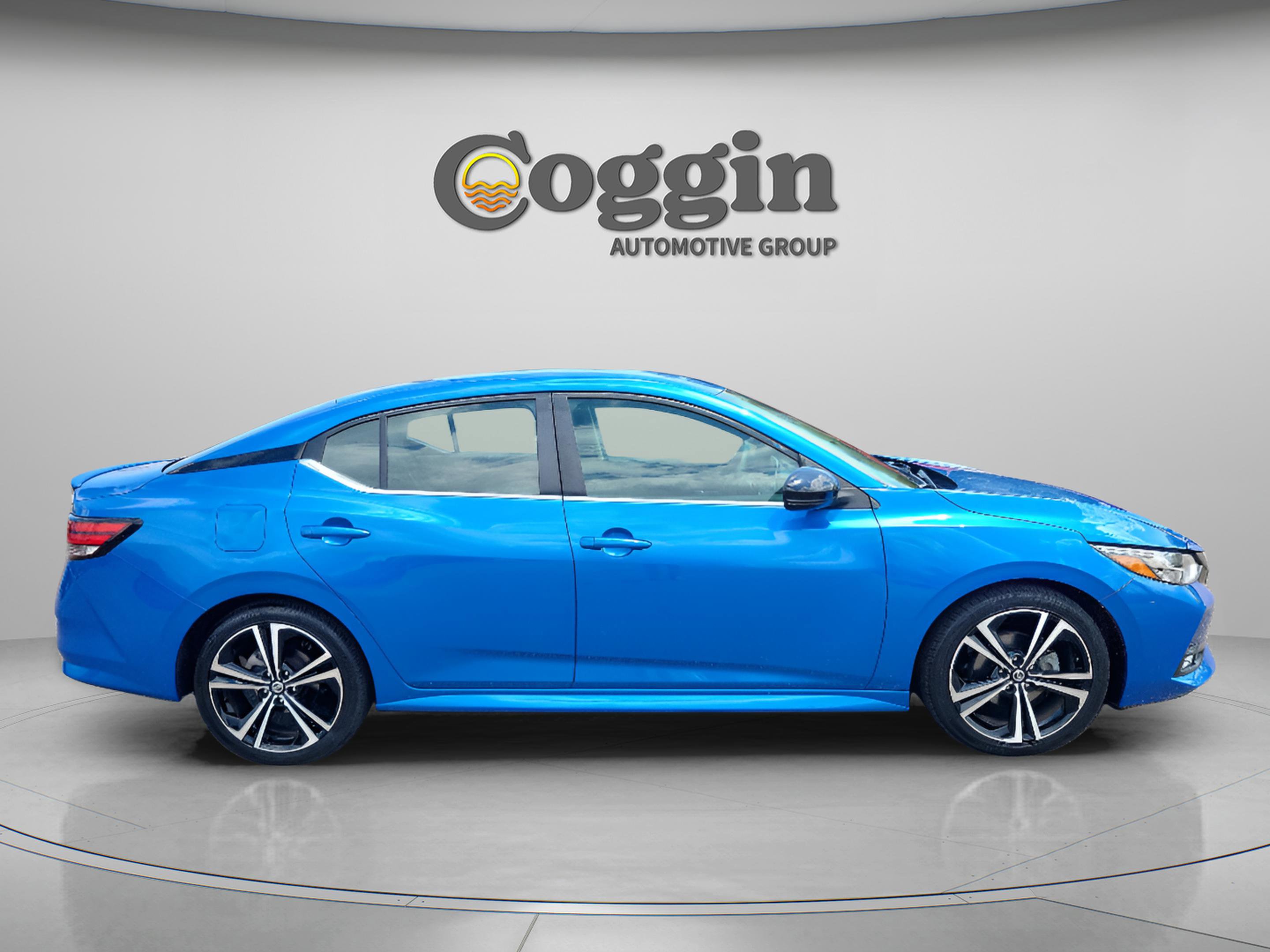 Used 2022 Nissan Sentra SR w/ Lighting Package FWD image 6