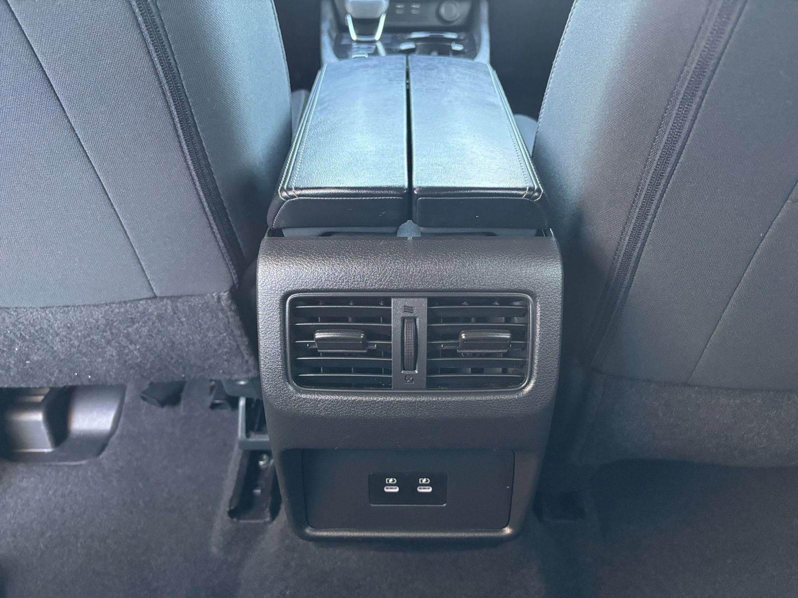 Used 2024 Nissan Rogue SV image 24