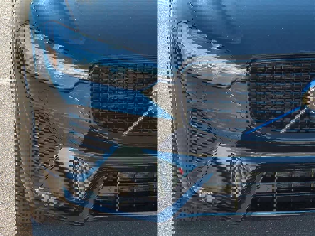 Used 2024 Volvo XC60 B5 Plus w/ Protection Package Premier image 10