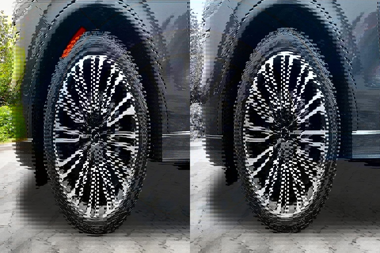 Used 2020 Lincoln Aviator Black Label w/ Dynamic Handling Package image 9