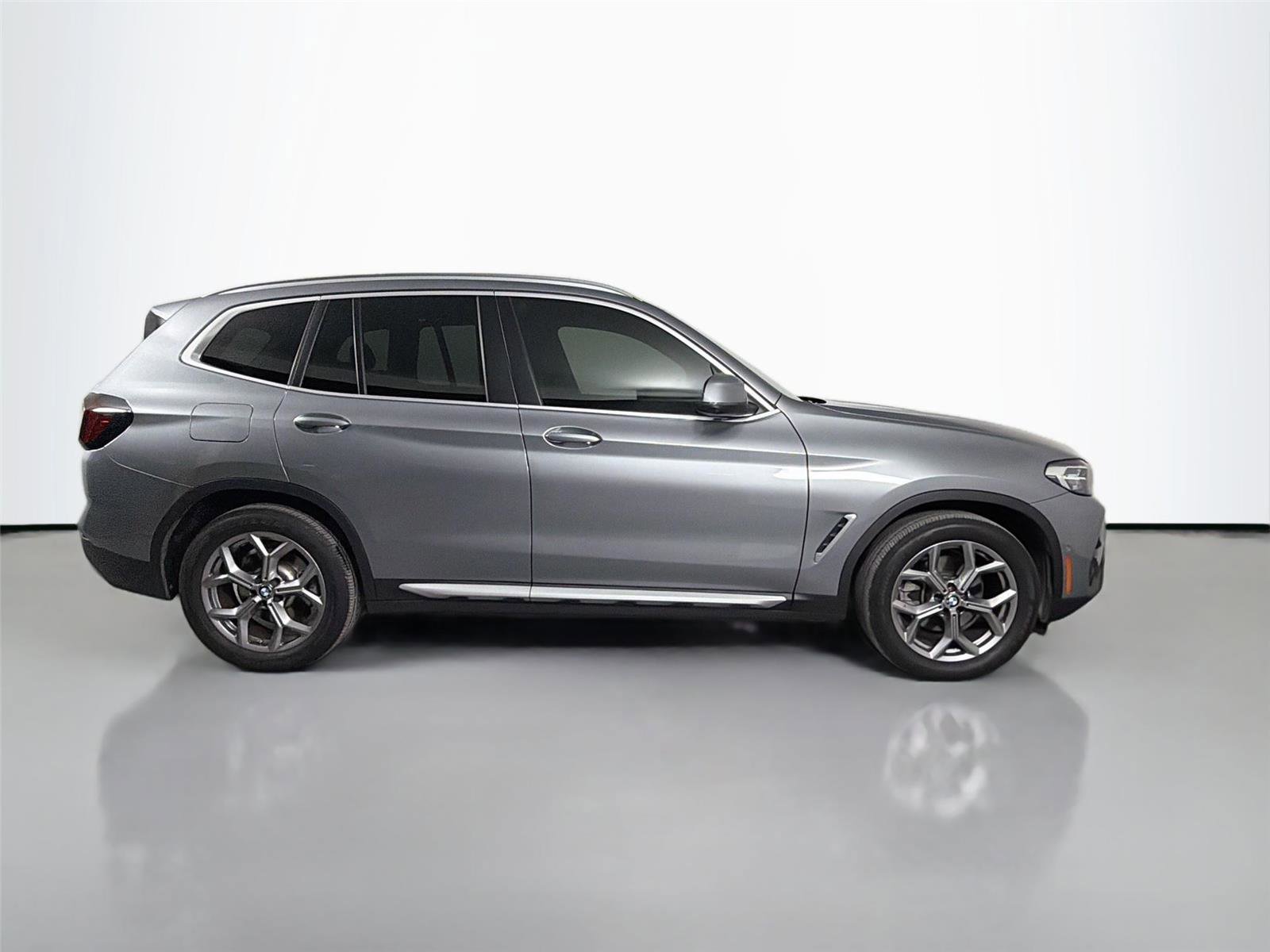 Certified 2024 BMW X3 sDrive30i w/ Premium Package RWD image 5